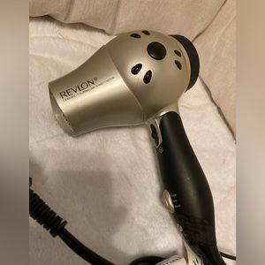 Revlon Ceramic/Tourmaline /ionic/ 1875W with hot or cold air Slow or fast air